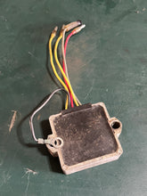 Cargar imagen en el visor de la galería, f 25 hp Mercury 883071T1 Yamaha 65W-81960-10-00 RECTIFIER & REGULATOR four stroke OEM 25 40 hp