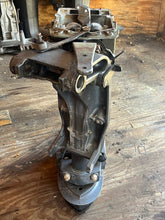 Cargar imagen en el visor de la galería, 130 115 150 175 200 hp Yamaha 25” MIDSECTION SWIVEL 64E-43311-20-8D STEERING BRACKET 6E5-42510-B1-8D UPPER CASING 6E5-45111-22-8D EXHAUST 6G5-41137-02-94 two stroke 1994-1999