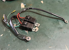 Cargar imagen en el visor de la galería, 225 250 300 hp Mercury TRIM HARNESS 826802A2 two stroke EFI 1994-1996 - approx 13” length