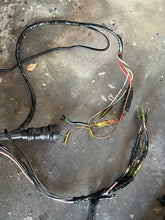 Cargar imagen en el visor de la galería, 115 hp Yamaha CDI UNIT 6E5-85540-12-00 HARNESS RECTIFIER BRACKET two stroke 1984-1993