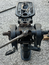 Load image into Gallery viewer, 25 hp Mercury 9098A5 Driveshaft HOUSING 20” LONG SHAFT two stroke 1997 822237A3 SWIVEL BRACKET 822238A9 SWIVEL HEAD 8796A7 8796A9 brackets