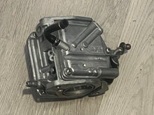 Cargar imagen en el visor de la galería, 50 Yamaha CARBURETOR 1 top 62X-14301-10-00 two stroke 2004-2009 BODY