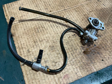 Cargar imagen en el visor de la galería, 40 50 hp Nissan Tohatsu 3c8090001 oil pump 3C8710101M two stroke 2002-2005