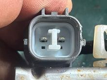 Load image into Gallery viewer, f 90 hp Yamaha IGNITION COIL #2 63P-82310-01-00 f6t557 four stroke 2005-2017 some compatibility 50 60 70 75 150 hp