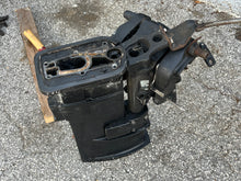 Load image into Gallery viewer, 25 hp Mercury 9098A5 Driveshaft HOUSING 20” LONG SHAFT two stroke 1997 822237A3 SWIVEL BRACKET 822238A9 SWIVEL HEAD 8796A7 8796A9 brackets