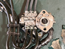 Lade das Bild in den Galerie-Viewer, 250 hp Yamaha OIL INJECTION PUMP 60V-13200-03-00 two stroke HPDI 3.3 Liter 2007-2009 some compatibility 200 225 hp