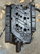 Cargar imagen en el visor de la galería, f 225 200 hp Yamaha 3 IGNITION COILS f6t546 w BRACKET 69J-82310-00-00 69J-82316-00-00 four stroke 2002-2010 crossover Mercury 888309