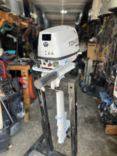 Cargar imagen en el visor de la galería, MFS 5 hp Tohatsu propane powered outboard motor with 30” lower unit Four Stroke MFSSCLPG
