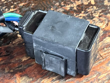 Cargar imagen en el visor de la galería, DF 175 150 hp Suzuki PTT RELAY trim 38410-93J12 four stroke 2006-2014 Compatible 50-250 hp 1998-2014