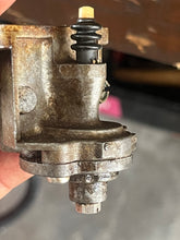 Lade das Bild in den Galerie-Viewer, 20 15 10 hp Mercury Tohatsu 853720T17 CARBURETOR Remote,SOLENOID, PLUNGER, INTAKE MANIFOLD, SILENCER four stroke