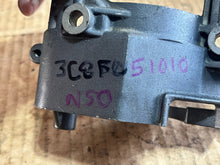 Cargar imagen en el visor de la galería, 40 50 hp Nissan Tohatsu 3C8B051010 STARTER BRACKET two stroke 2002-05 40d2