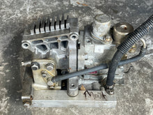 Cargar imagen en el visor de la galería, 150 175 200 hp Yamaha HIGH PRESSURE FUEL PUMP 68F-13910-10-00 68F-13910-00-00 two stroke 2004-2012