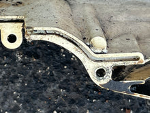 Load image into Gallery viewer, DF 150 hp Suzuki  SIDE COVER SET WHITE 62821-96J0-Y5S 61811-96J0-Y5S 2015-2018