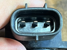 Load image into Gallery viewer, f 115 hp Yamaha 68V-85885-00-00 genuine THROTTLE SENSOR intake 2000-2011 four stroke