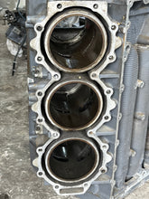 Cargar imagen en el visor de la galería, 250 225 hp Yamaha HPDI CRANKCASE BLOCK w COVER 60X-15100-03-1S 60V-00 two stroke 2005-2009