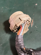 Cargar imagen en el visor de la galería, BF 50 40 hp Honda 32520-ZV5-821 REMOTE CONTROL CABLE harness GREY CONNECTOR NLA BAYS BAZS outboard four stroke 1997+