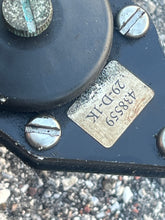 Cargar imagen en el visor de la galería, 140 hp Evinrude Johnson low pressure FUEL PUMP 438559 two stroke v4 1989