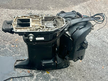 Cargar imagen en el visor de la galería, 200 225 250 hp Johnson Evinrude Racing SWIVEL BRACKET 20”, LOWER COVERS 1999-2001, CLAMP BRACKETS, STEERING ARM 20” and Mount Bracket TWO STROKE 2001 J200PLSIF