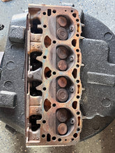 Cargar imagen en el visor de la galería, sold ebay aug2025——5.0 5.7 Liter OMC 1989 cylinder head #2 3853852 985431 Valve Cover 0986748 volvo