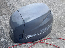 Cargar imagen en el visor de la galería, f 115 hp Yamaha TOP COWLING engine cover 68V-42610-10-8D four stroke 2002-2011 68V-42610-14-00 68V-42610-13-00 68V-42610-12-00 68V-42610-12-8D 68V-42610-11-8D 68V-42610-10-8D