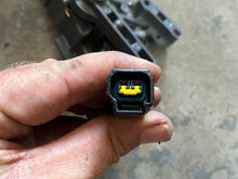 Cargar imagen en el visor de la galería, f 250 hp Yamaha CONTROL BRACKET 69J-44176-01-00 69J-44176-01-1S SWITCH 69J-8259F-00-00 four stroke 2005