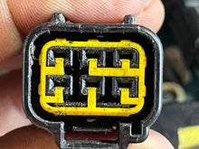 Cargar imagen en el visor de la galería, 150 175 200 hp Yamaha 62H-85540-00-00 CDI CU2682 1994-95 two stroke