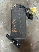 Cargar imagen en el visor de la galería, DT 200 150 hp Suzuki ICU Ignition Control Unit 32900-87d20 f8t30273 87d2 TWO STROKE CARBURETED 1986