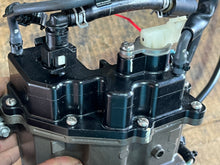 Load image into Gallery viewer, vf 90 75 hp Yamaha 6FP-14180-00-00 vst FLOAT CHAMBER ASSY 2017-2022 four stroke 6FP-13910-00-00 FUEL PUMP ASSY