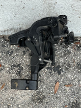 Load image into Gallery viewer, 8 9.9 15 hp Mercury SWIVEL BRACKET 3402-8831A8 3402-8831T08 SWIVEL HEAD 42213A24 CLAMPS 3404-8894A8 port 3403-8892A6 strbd Two Stroke 2 Cylinder