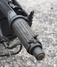 Cargar imagen en el visor de la galería, 6 5 8 hp Johnson Evinrude 0440169 STEERING BRACKET & 0336156 ARM 1992-2004 two stroke 0335892 stern bracket strd 0335891 port