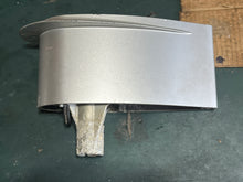 Load image into Gallery viewer, BF 15 20 hp Honda 40202-zw9-a30za EXTENSION SEPARATOR spacer 2003-2007 Four Stroke bolts 90125-zw9-a30 90124-zw9-a30