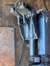 Lade das Bild in den Galerie-Viewer, 40 50 hp Yamaha 20” MIDSECTION UPPER CASING 6H4-45111-10-4D SWIVEL 6H5-43311-04-4D STEERING BRACKET 6H4-42510-02-4D two stroke 1994
