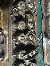Load image into Gallery viewer, sold ebay aug2025——5.0 5.7 Liter OMC 1989 cylinder head #1 3853852 985431 Valve Cover 0986748 volvo