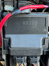 Cargar imagen en el visor de la galería, DF 225 200 250 hp Suzuki ECU ENGINE CONTROL UNIT 33920-93J90 f8t95983 four stroke 2004-2011