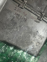 Cargar imagen en el visor de la galería, sold shopify aug2025—-250 225 200 HP Yamaha 65L-14980-00-00 FLOAT CHAMBER, 65L-14182-00-00 COVER, 65L-13907-00-00 FUEL PUMP ox66 1997-1998 Two Stroke