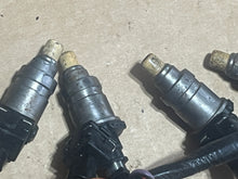 Load image into Gallery viewer, 250 225 200 150 HP Yamaha OX66 FUEL INJECTORS (6) 65L-13761-00-00 INJECTOR HARNESS 65L-8259N-20-00 two stroke 1997-2004