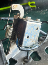 Cargar imagen en el visor de la galería, 50 40 hp Yamaha Mercury auto-start PRIMER STARTER ASSY 62Y-14380-00-00 equivalent 825106 / 62Y-14380-00-00 / 62Y143800000 / 62Y-14380-00 / 62Y1438000 COIL SOLENOID 6E9-86111-01-00 BRACKET 62Y-14291-00-00 four stroke