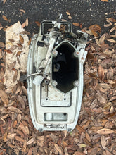 Cargar imagen en el visor de la galería, DT 8 hp Suzuki 61111-98104-02M ENGINE LOWER, 41111-98512-02M CLAMP BRACKET, 52110-98516-02M HOUSING, DRIVE SHAFT midsection, engine holder & clamp brackets TWO STROKE short shaft