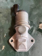Cargar imagen en el visor de la galería, DF 115 140 hp Suzuki intake IAC VALVE 18137-77E00 Four Stroke 2001-2021 some compatibility 90 100 hp