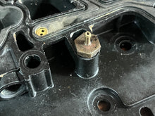 Cargar imagen en el visor de la galería, 90 115 hp Johnson Evinrude Intake Manifold PORT 436893 primer nipple 0326952 two stroke