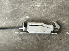 Cargar imagen en el visor de la galería, 350 hp Mercury Verado SIDE LATCH ASSY 888974A02 CABLE 8M0080491 FOUR STROKE 200-400 hp compatible