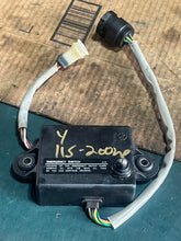 Cargar imagen en el visor de la galería, 115 130 hp Yamaha OIL LEVEL CONTROL UNIT ASSY 6E5-85740-02-00 emergency shut off 1984-2003 two stroke super 6E5-WS857-00-00 6E5-85740-01-00 also 150 175 200 hp
