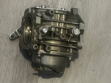Lade das Bild in den Galerie-Viewer, 250 hp Yamaha CARBURETOR 5 61A-14103-03-00 two stroke 76 degree