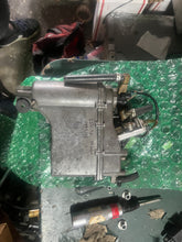 Cargar imagen en el visor de la galería, sold shopify aug2025—-250 225 200 HP Yamaha 65L-14980-00-00 FLOAT CHAMBER, 65L-14182-00-00 COVER, 65L-13907-00-00 FUEL PUMP ox66 1997-1998 Two Stroke