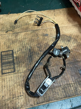 Load image into Gallery viewer, 90 85 75 hp Yamaha 688-85580-12-00 PULSER Coil two pulser version NO PLATE two stroke OEM