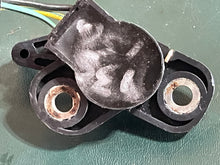 Cargar imagen en el visor de la galería, BF 135 150 hp Honda TRIM ANGLE SENSOR sender 35660-ZY6-013 four stroke 2004-up - may be compatible with BF 130 115 hp 35660-ZW5-013