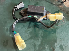 Cargar imagen en el visor de la galería, BF 200 225 hp Honda POWER TILT RELAY 38550-ZY3-A01 four stroke 2006-up