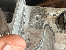 Load image into Gallery viewer, 250 225 hp Mercury THROTTLE BODY 827693T4 Two Stroke EFI 1994-1998