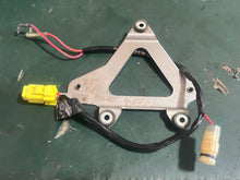 Cargar imagen en el visor de la galería, 25 30 hp Mercury EFI Fuse CABLE ASSEMBLY 898101077 FUSE-20 AMP  853814002 bracket 898101050  four stroke