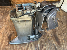 Lade das Bild in den Galerie-Viewer, 150 200 hp Yamaha 25” MIDSECTION two stroke 2.6 hpdi 2000-2005 UPPER CASING 6E5-45111-23-8D SWIVEL 64E-43311-20-8D CLAMPS 64E-43111-02-8D 64E-43112-02-8D